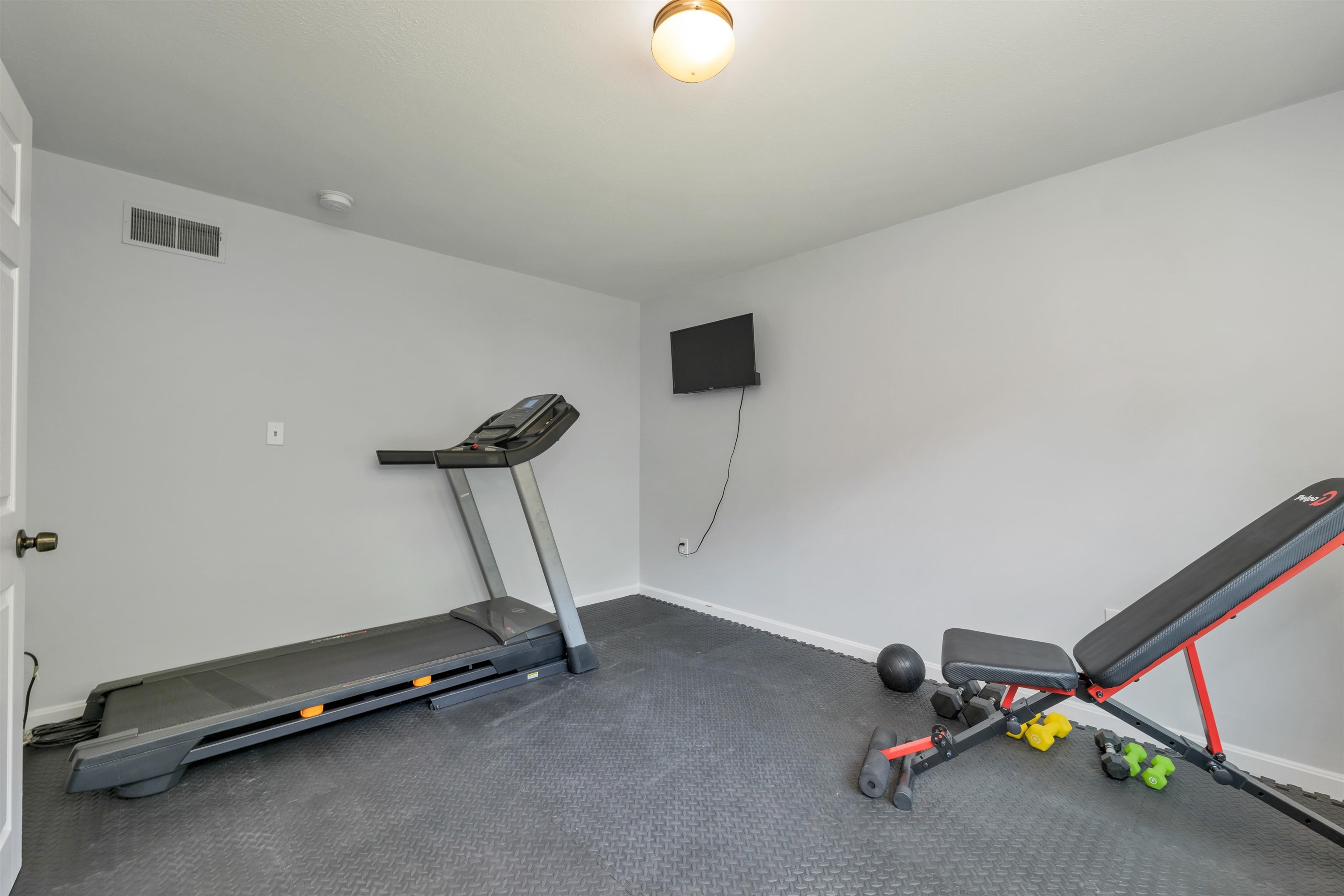 5 Sarah Lane Derry, NH 03038 - Photo 36 of 54