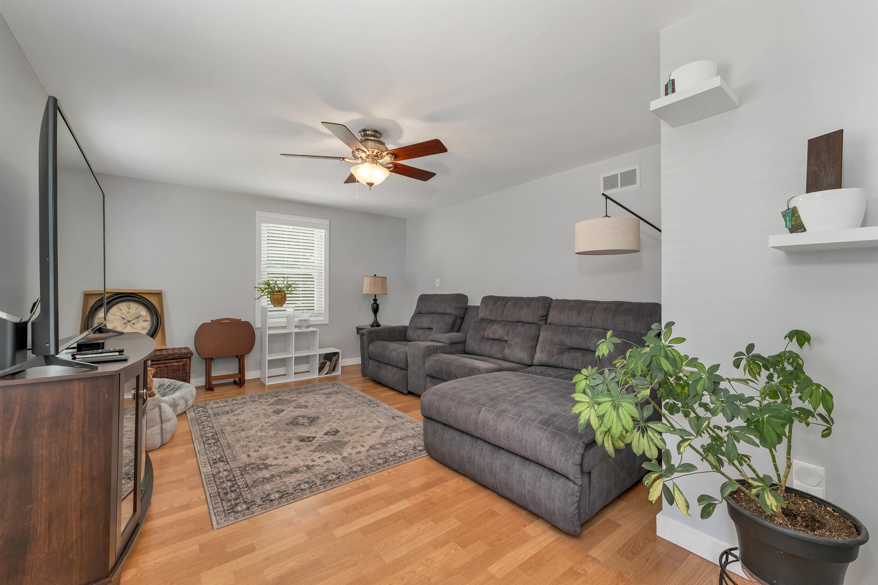 5 Sarah Lane Derry, NH 03038 - Photo 4 of 54