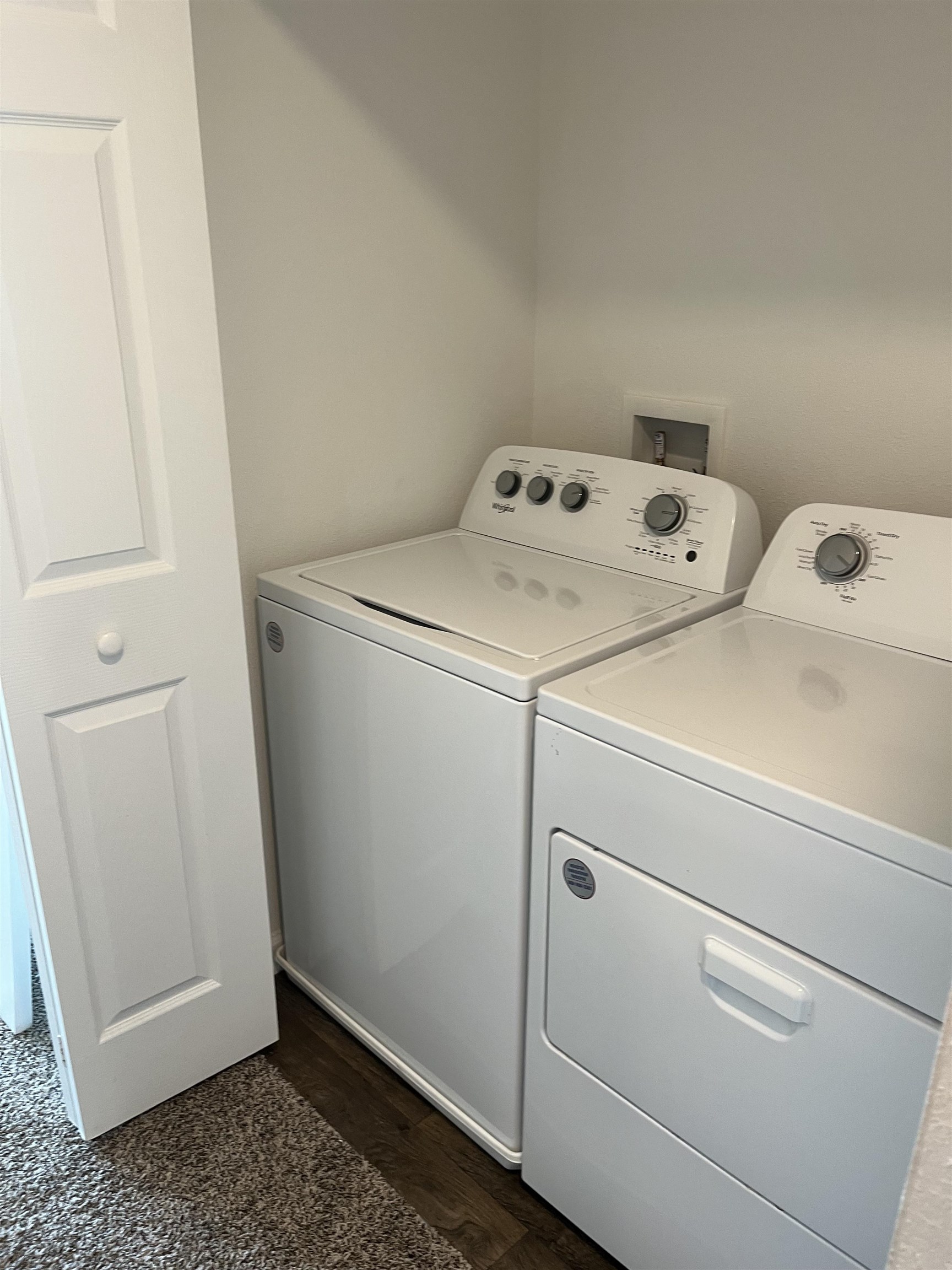 102 Vidalia Ridge Rd Street St. Augustine, FL 32084 - Photo 15 of 29 a utility room with dryer and washer