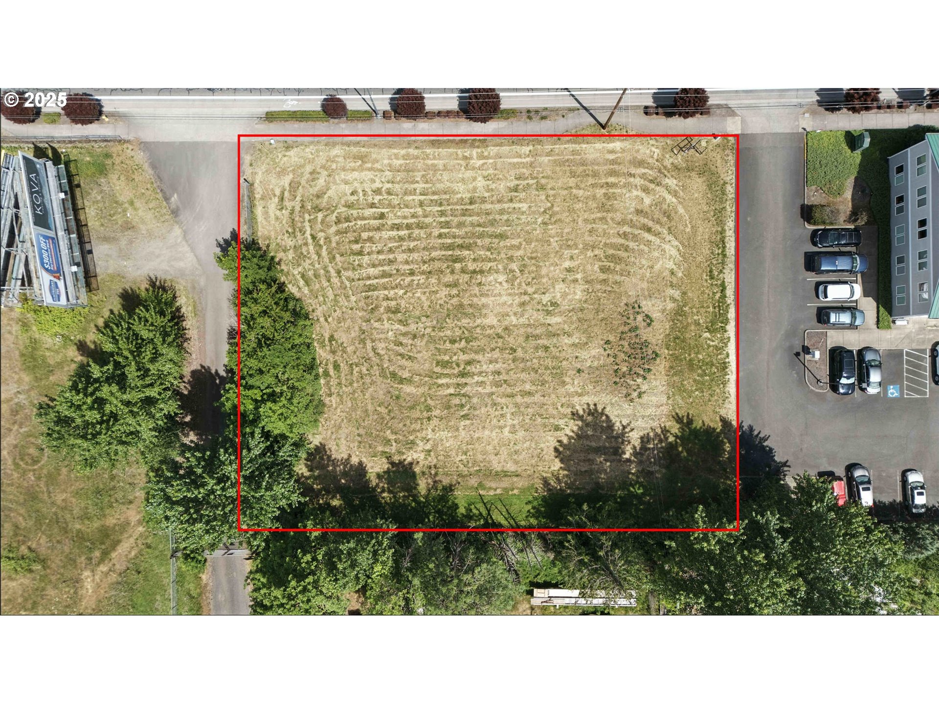 West Main Street Battle Ground, WA 98604 - Photo 8 of 16 a picture of a bathroom with a shower