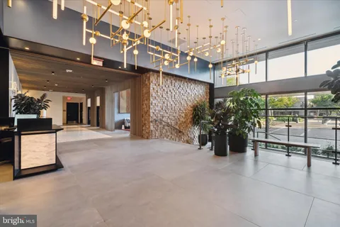 $4,400 | 1-5 Dock Street, Unit 402, Philadelphia, PA 19106