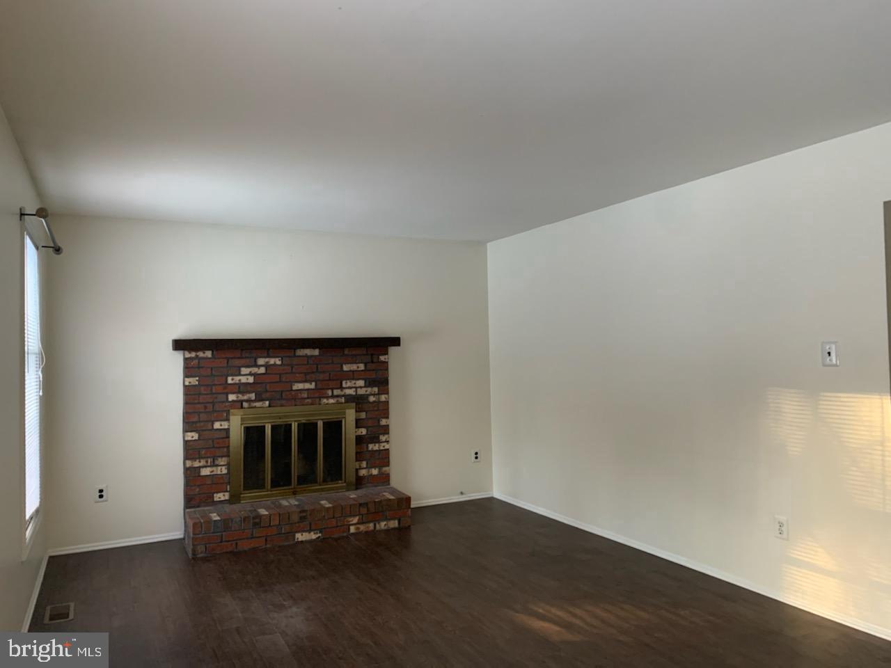 513 Fairview Road Medford, NJ 08055 - Photo 2 of 19