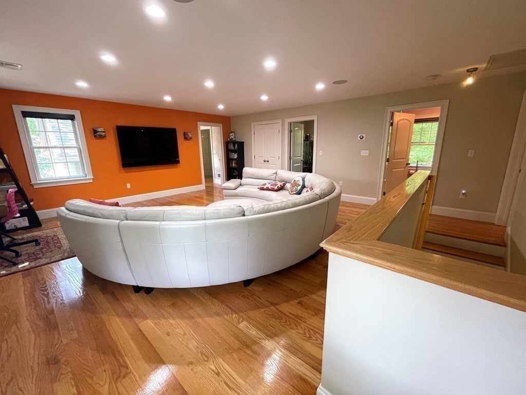 20 Edgewood Road Wayland, MA 01778 - Photo 15 of 31 Gallery Image 15