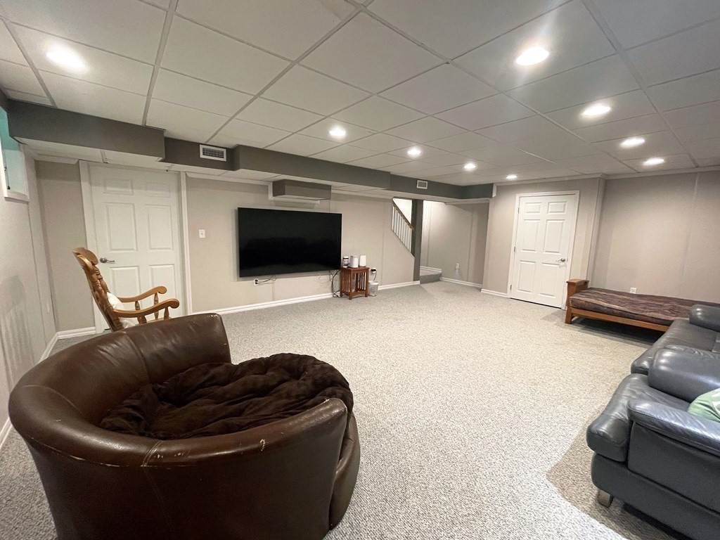 20 Edgewood Road Wayland, MA 01778 - Photo 25 of 31 Gallery Image 25