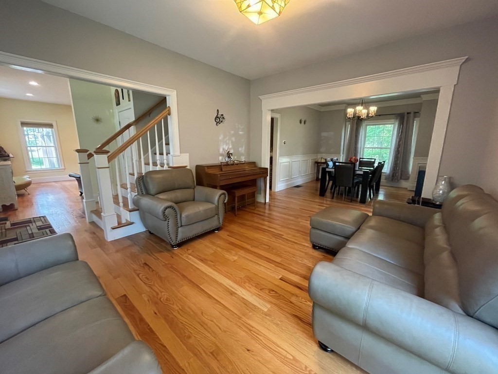 20 Edgewood Road Wayland, MA 01778 - Photo 8 of 31 Gallery Image 8