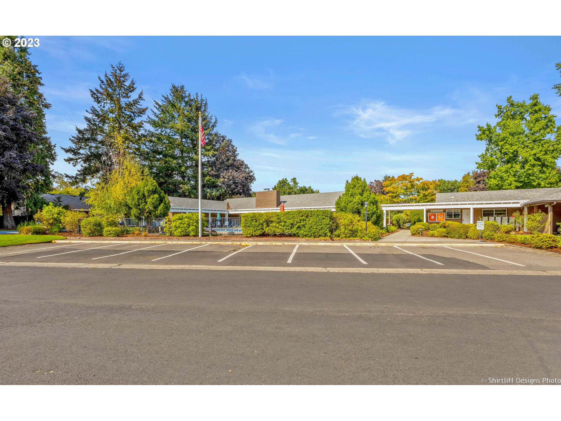 1475 Green Acres Road, Unit 123 Eugene, OR 97408 - Photo 23 of 23 a view of a street