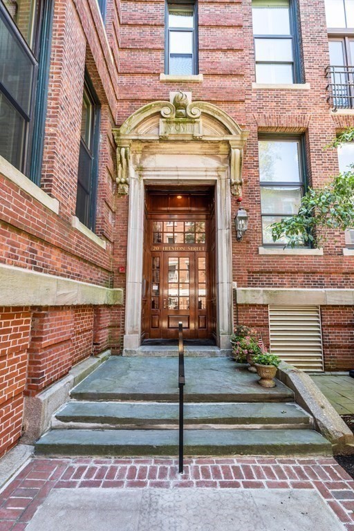 20 Tileston Street, Unit 2H Boston, MA 02113 - Photo 17 of 22 a front view of a house with a entrance