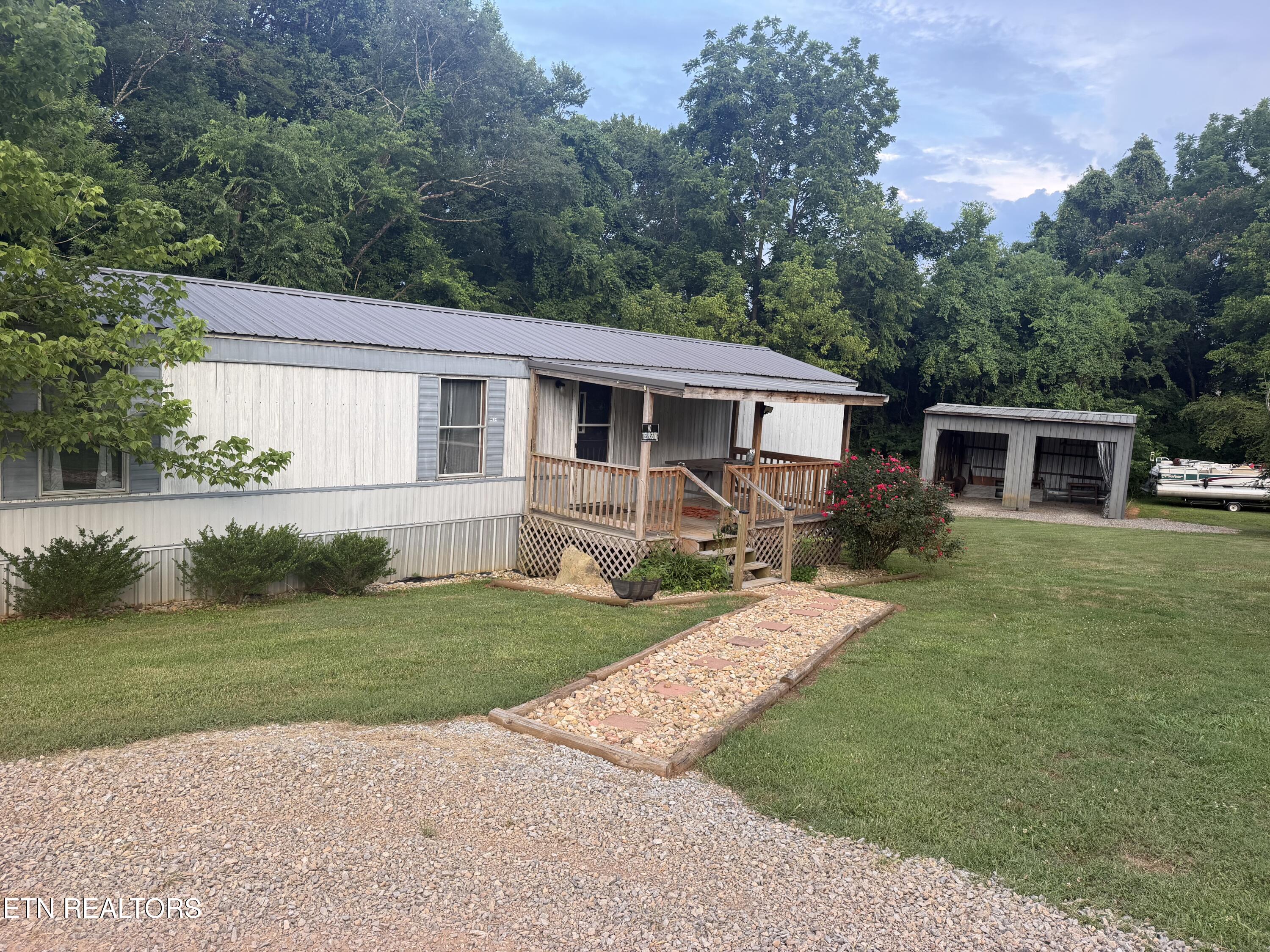 2839 West Old Topside Road Louisville, TN 37777 - Photo 1 of 22 IMG_5648