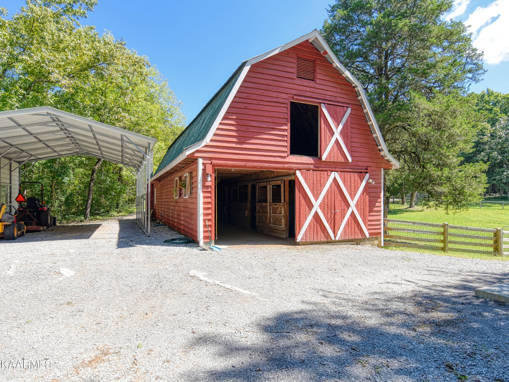 1203 Mountain Road Clinton, TN 37716 - Photo 59 of 59 a view of front of a house with a yard