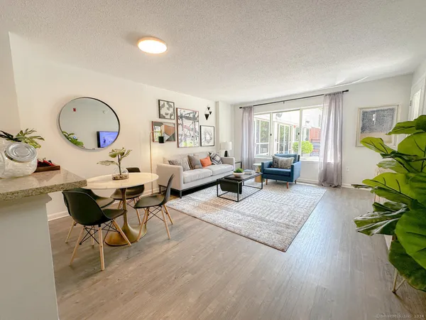 $2,370 | 52 Forest Street, Unit 1014, Stamford, CT 06901