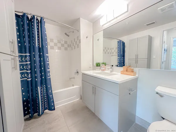 $2,370 | 52 Forest Street, Unit 1014, Stamford, CT 06901