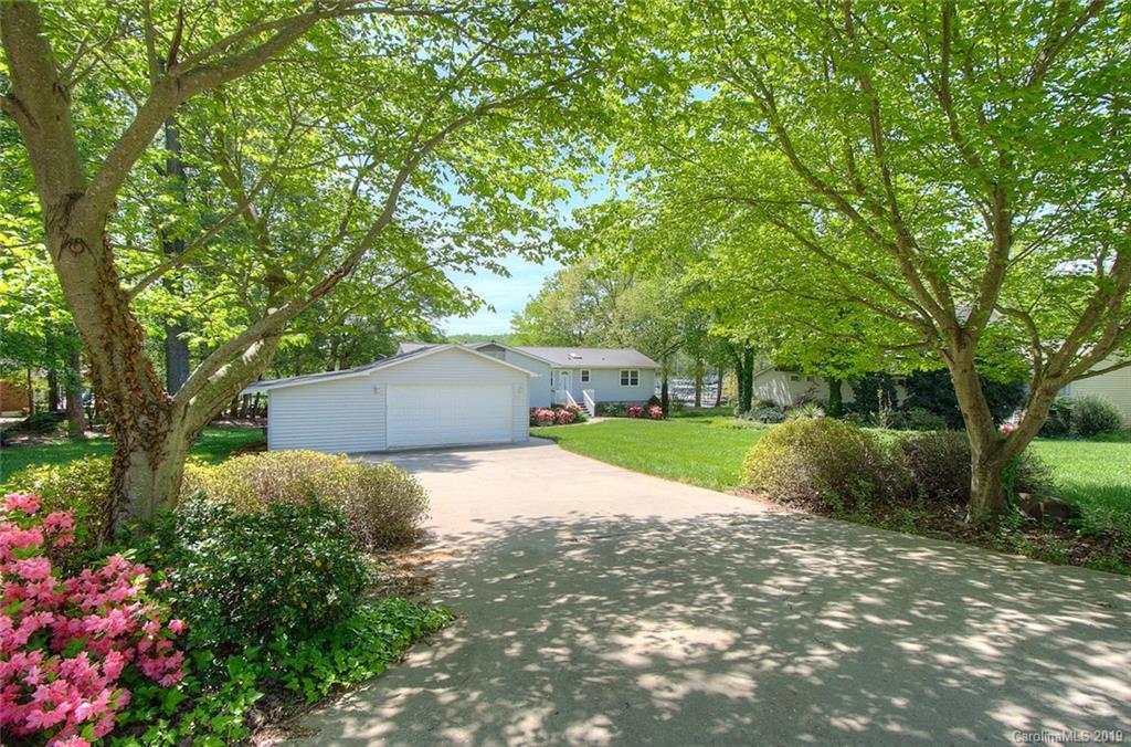 8244 Normandy Road Denver, NC 28037 - Photo 3 of 38 Gallery Image 3