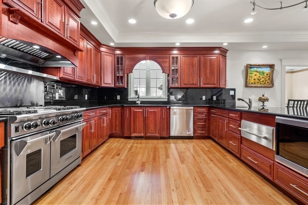 8 Cottonwood Road Newton, MA 02459 - Photo 11 of 38 Gallery Image 11