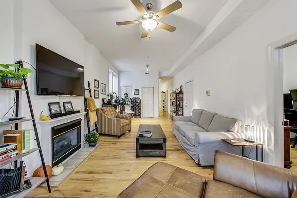 $2,500 | 1451 North Maplewood Avenue, Unit 2F, Chicago, IL 60622