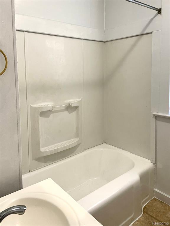 2373 South Dye Road Flint, MI 48532 - Photo 9 of 16