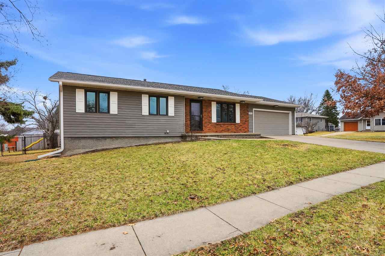 890 Prairie Ridge Road North Liberty, IA 52317 - Photo 3 of 59 Gallery Image 3