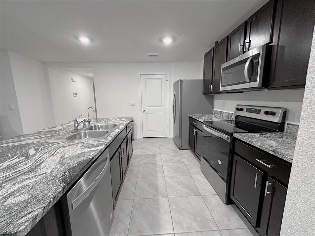 7137 Southwest 136th Lane Ocala, FL 34473 - Photo 4 of 17