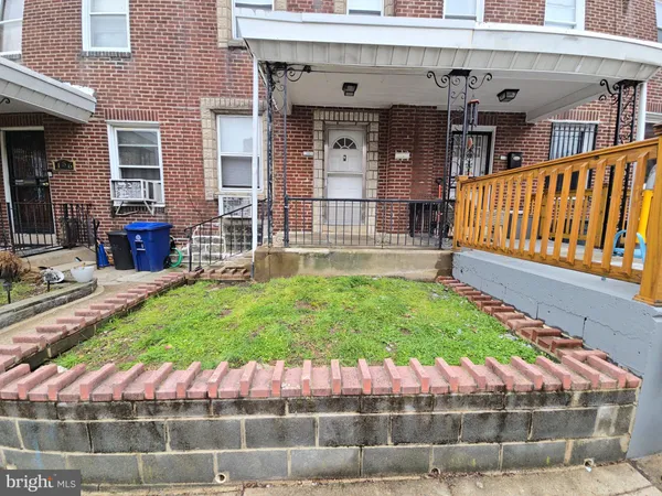 a view of outdoor space yard and patio