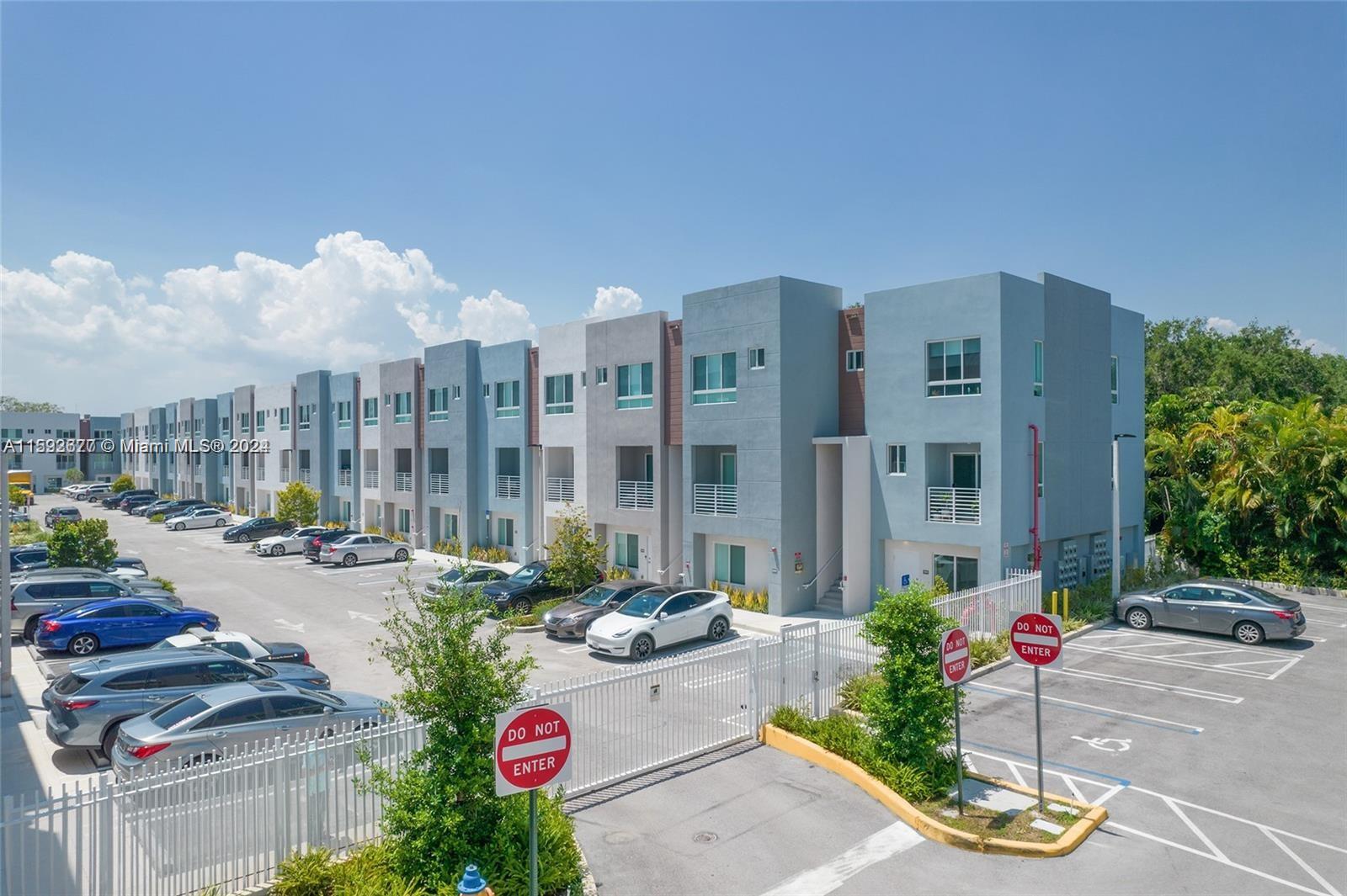 2561 Northeast 193rd Street, Unit 1103 Miami, FL 33180 - Photo 23 of 26