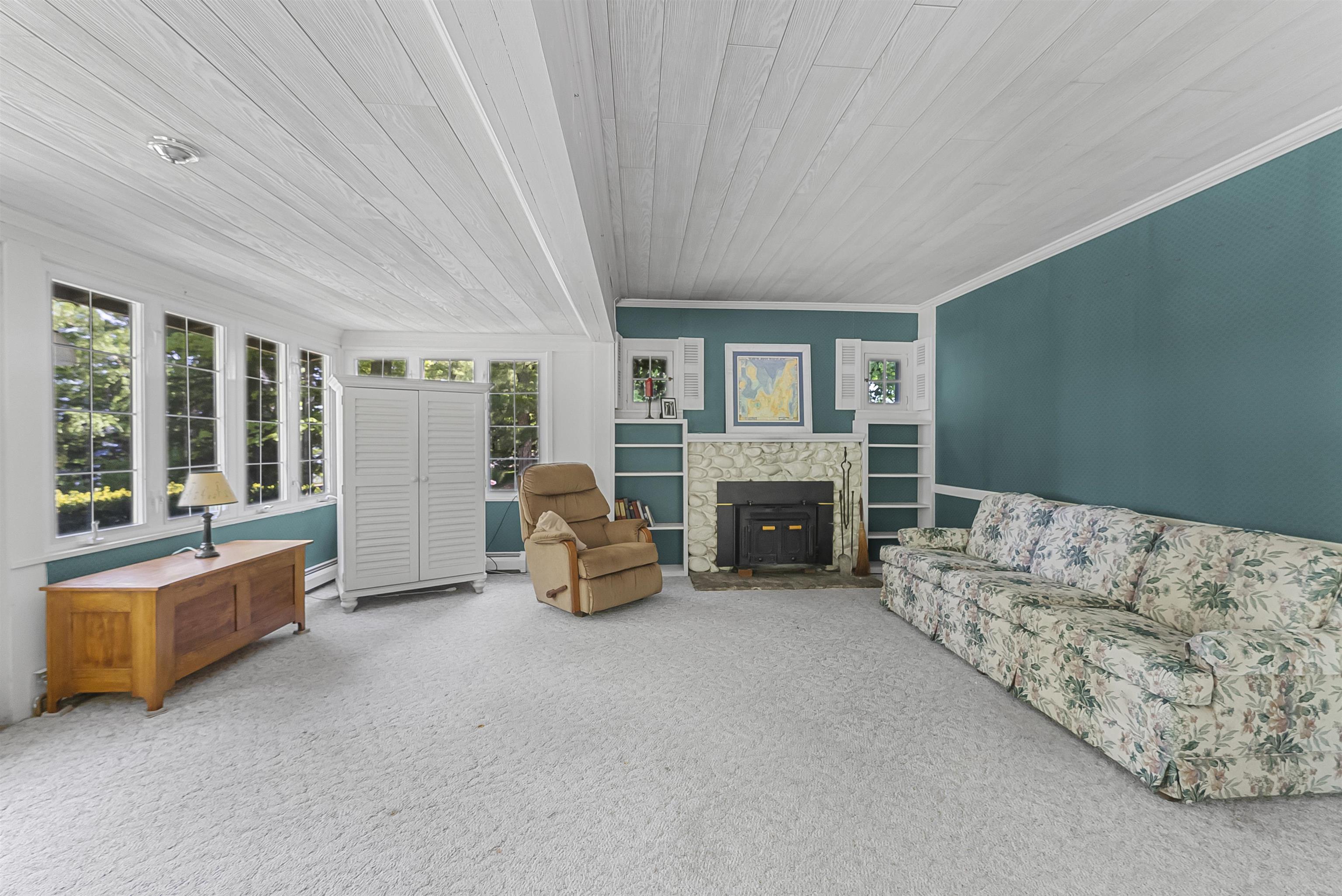 737 South Stony Point Road Suttons Bay, MI 49682 - Photo 22 of 38 1947248-8fff384b-f9fa-4bbf-994b-f9a9a6de60d4.JPG