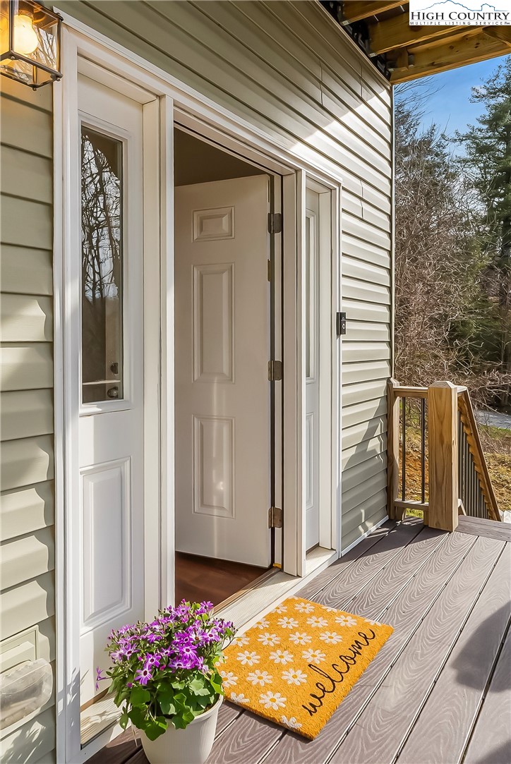 262 Old Bristol Road Boone, NC 28607 - Photo 4 of 41