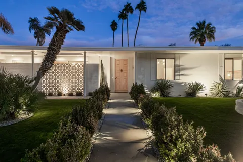 $2,995,000 | 2622 South Calle Palo Fierro, Palm Springs, CA 92264