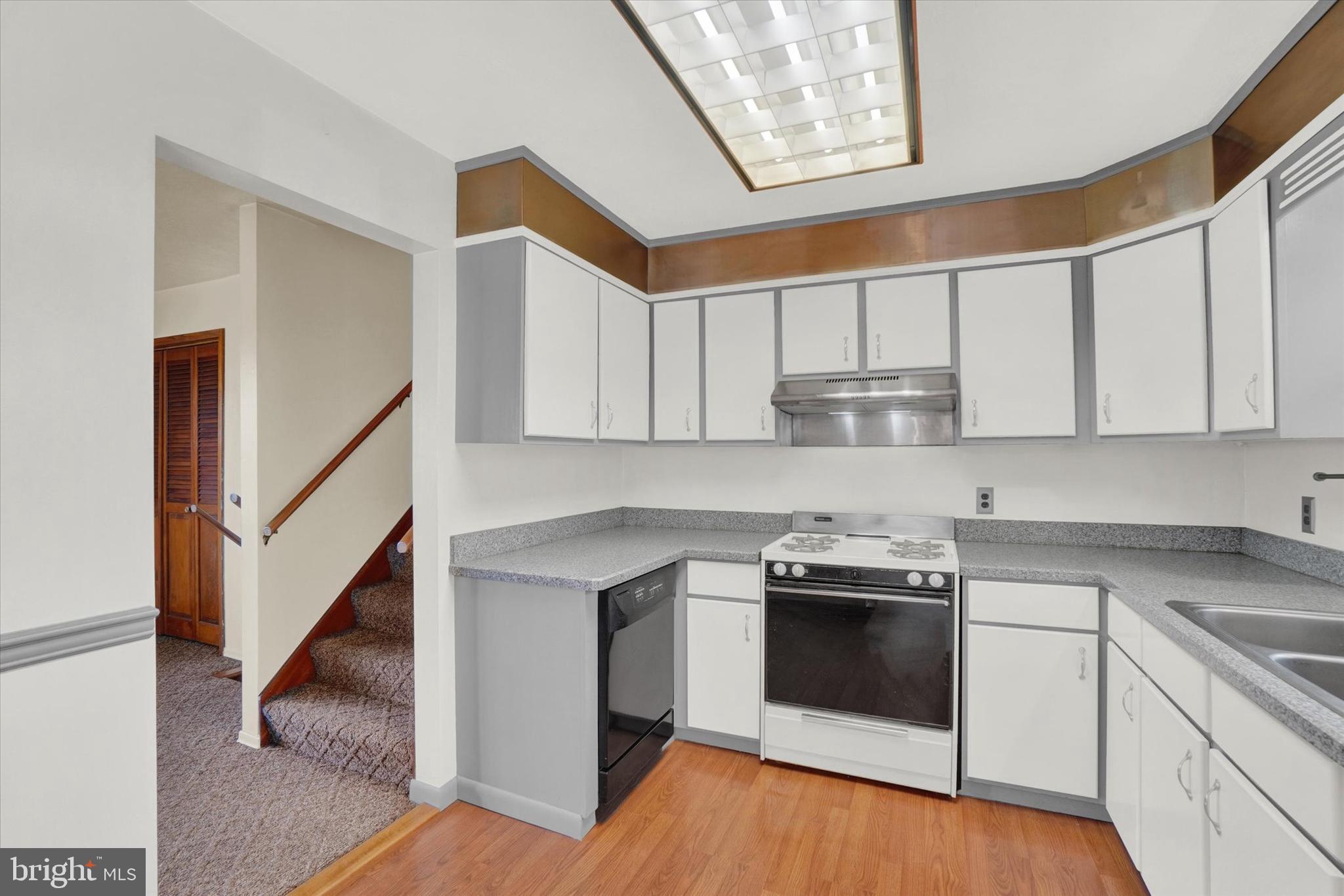 3795 Starview Road Mount Wolf, PA 17347 - Photo 6 of 35