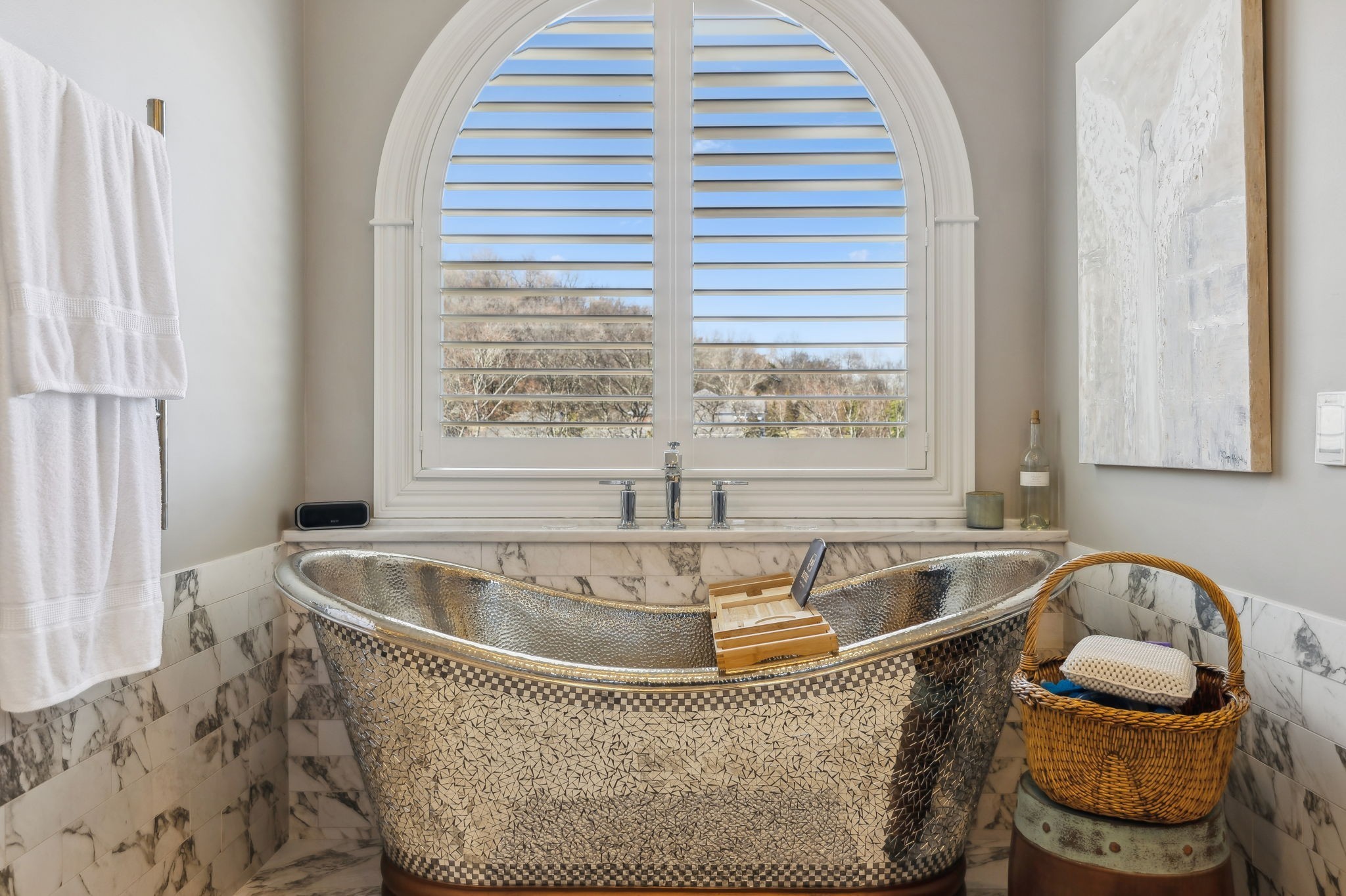 3235 Kinnard Springs Road Franklin, TN 37064 - Photo 45 of 97 a bath tub sitting in a bathroom next to a window