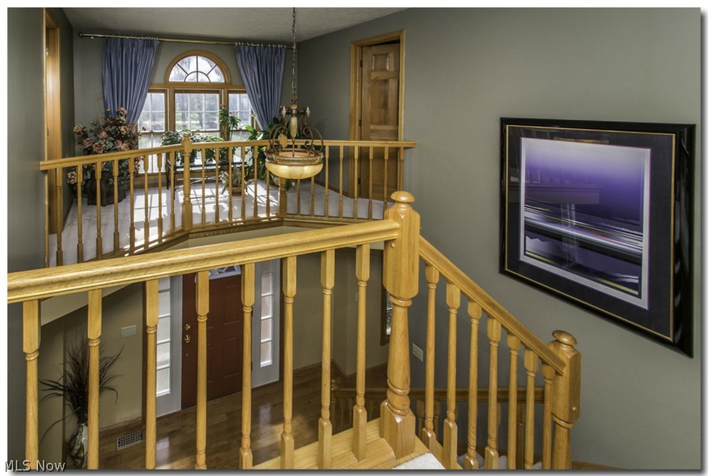 5750 Beach Road Medina, OH 44256 - Photo 13 of 25 Dramatic Foyer newer fixture.