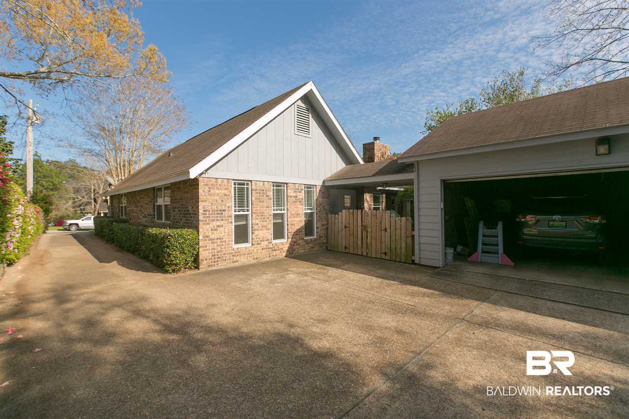 81 Caisson Trace Daphne, AL 36527 - Photo 37 of 40 Garage