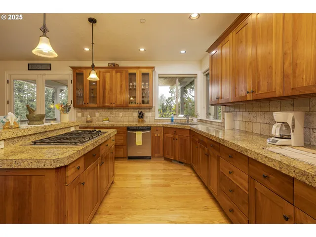 $1,399,000 | 5101 Northwest Paradise Drive, Forest Grove, OR 97116