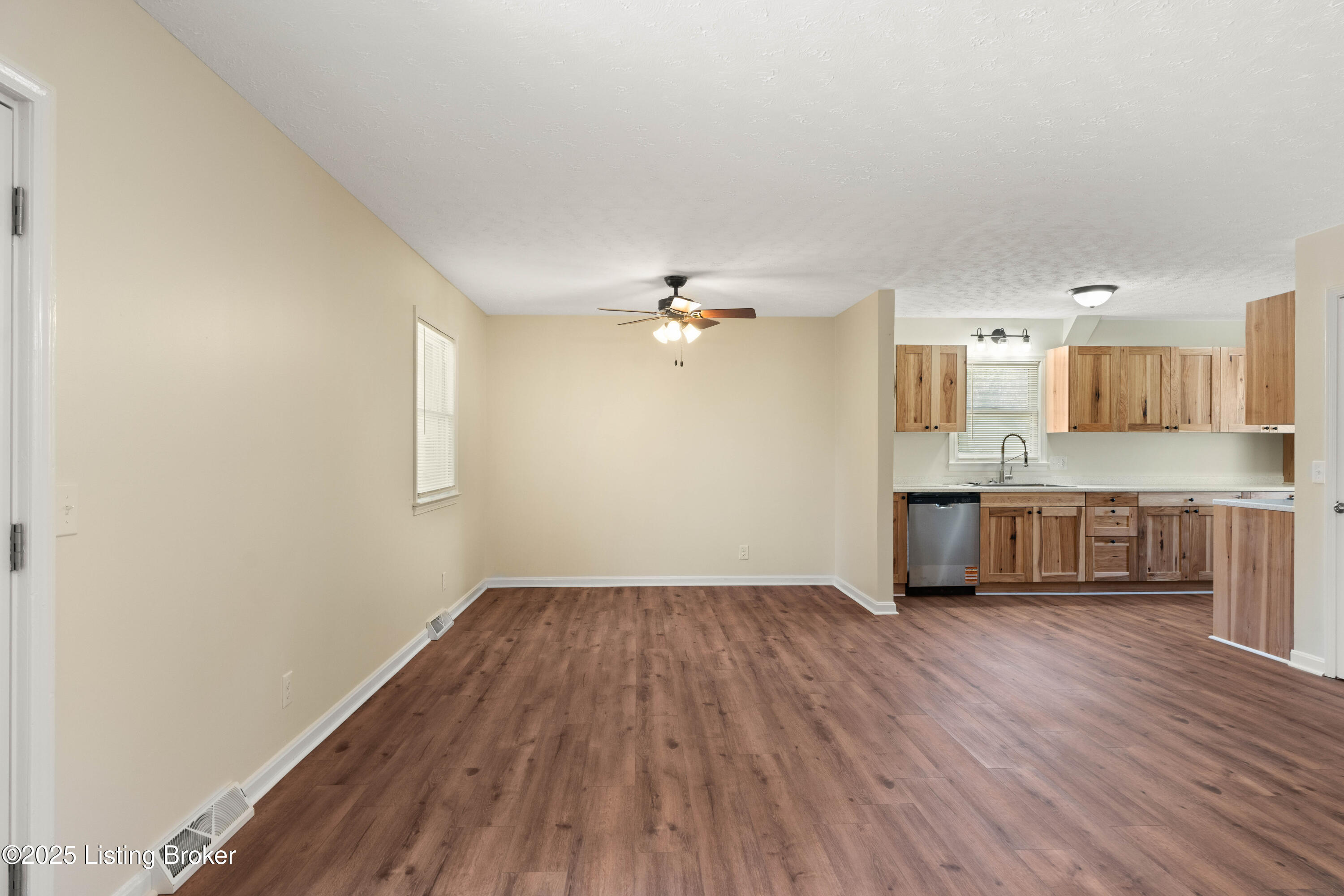 991 Seminole Road Radcliff, KY 40160 - Photo 15 of 43 DSC04278