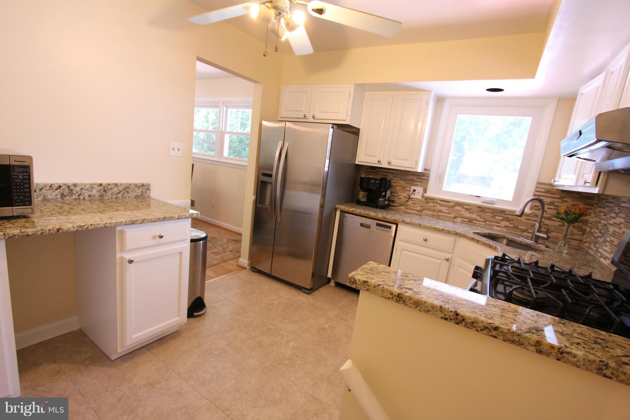 8914 Battery Road Alexandria, VA 22308 - Photo 14 of 30 Kitchen
