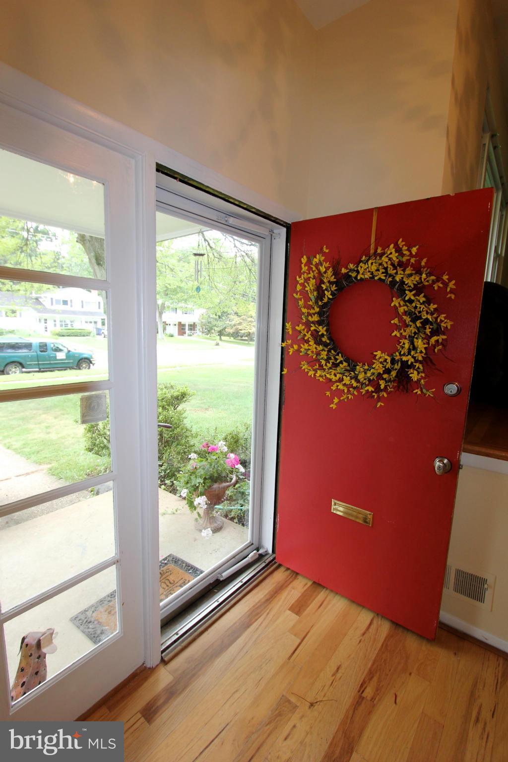 8914 Battery Road Alexandria, VA 22308 - Photo 3 of 30 Interior (General)
