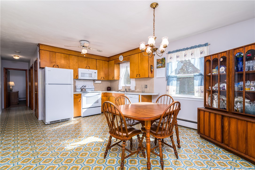 20 South Drive Westerly, RI 02891 - Photo 8 of 26 Fully applianced kitchen