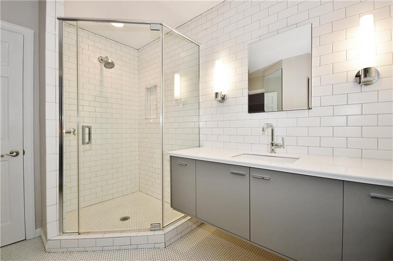 246 Orr Road Pittsburgh, PA 15241 - Photo 15 of 25 Gallery Image 15
