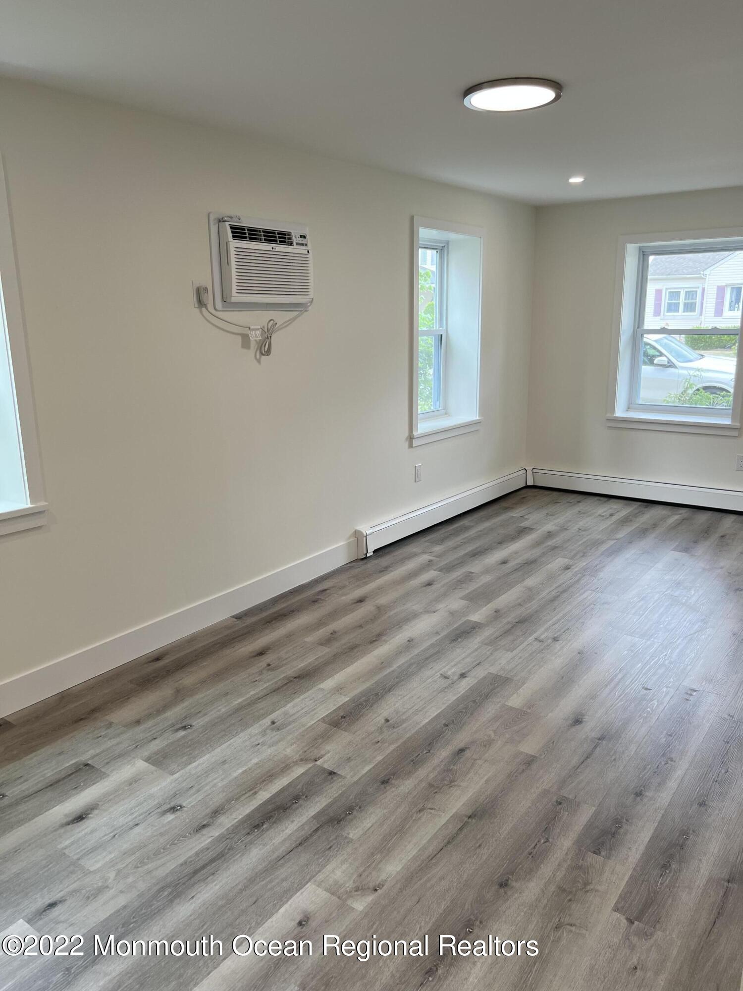 33 Lower Main Street, Unit LOWER LEVEL Matawan, NJ 07747 - Photo 11 of 25 DINING ROOM