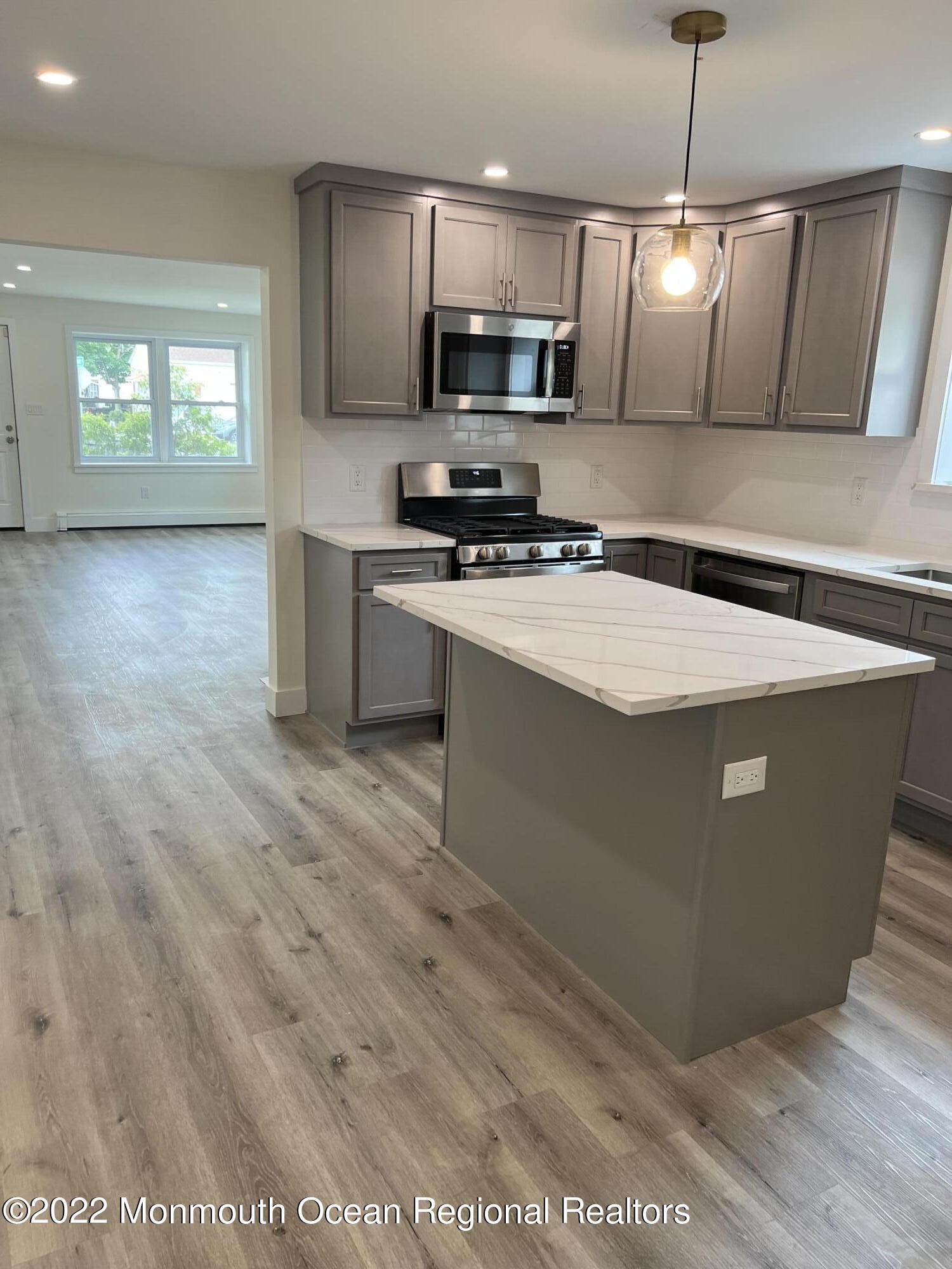 33 Lower Main Street, Unit LOWER LEVEL Matawan, NJ 07747 - Photo 4 of 25 KITCHEN