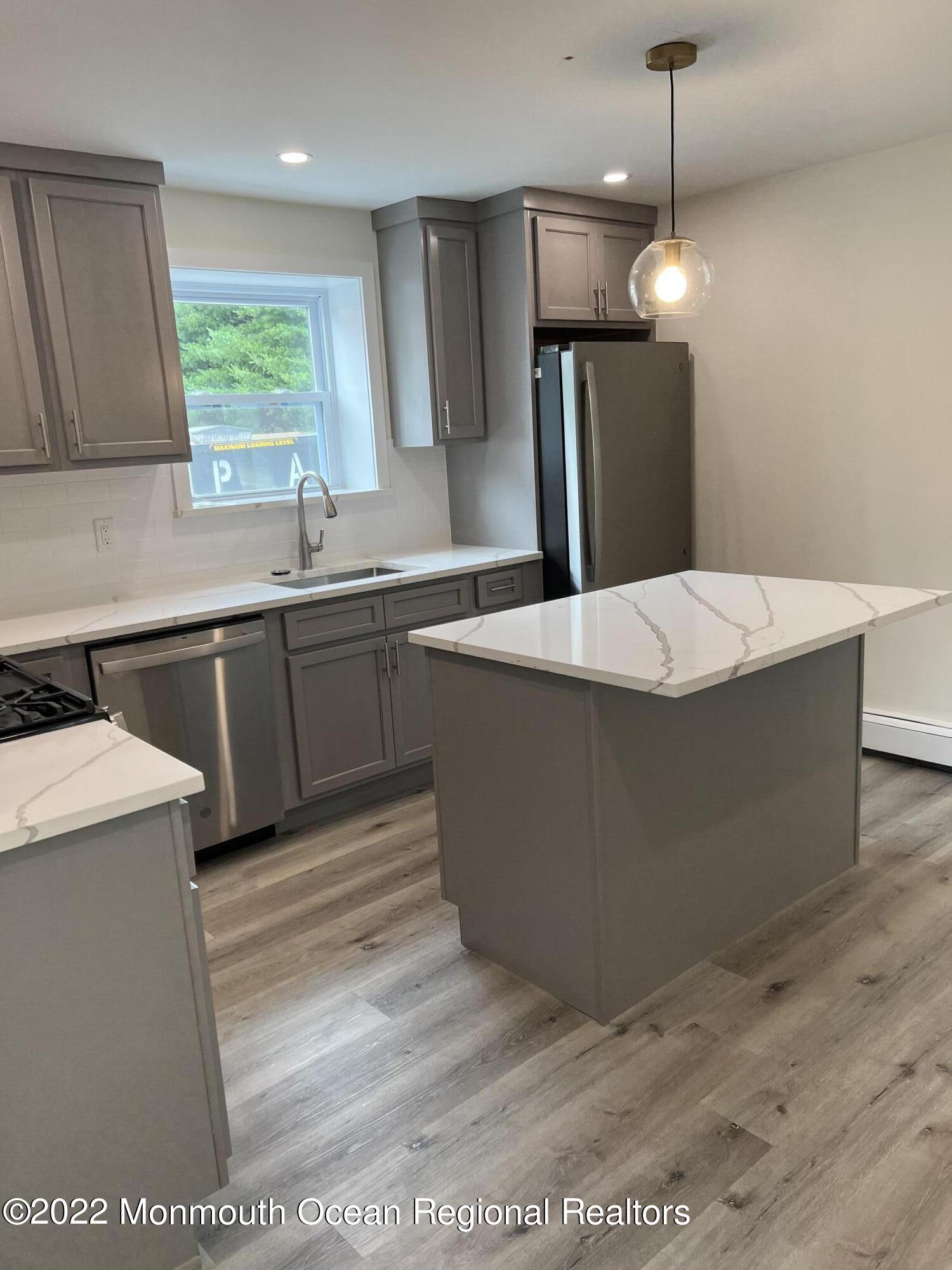 33 Lower Main Street, Unit LOWER LEVEL Matawan, NJ 07747 - Photo 6 of 25 KITCHEN