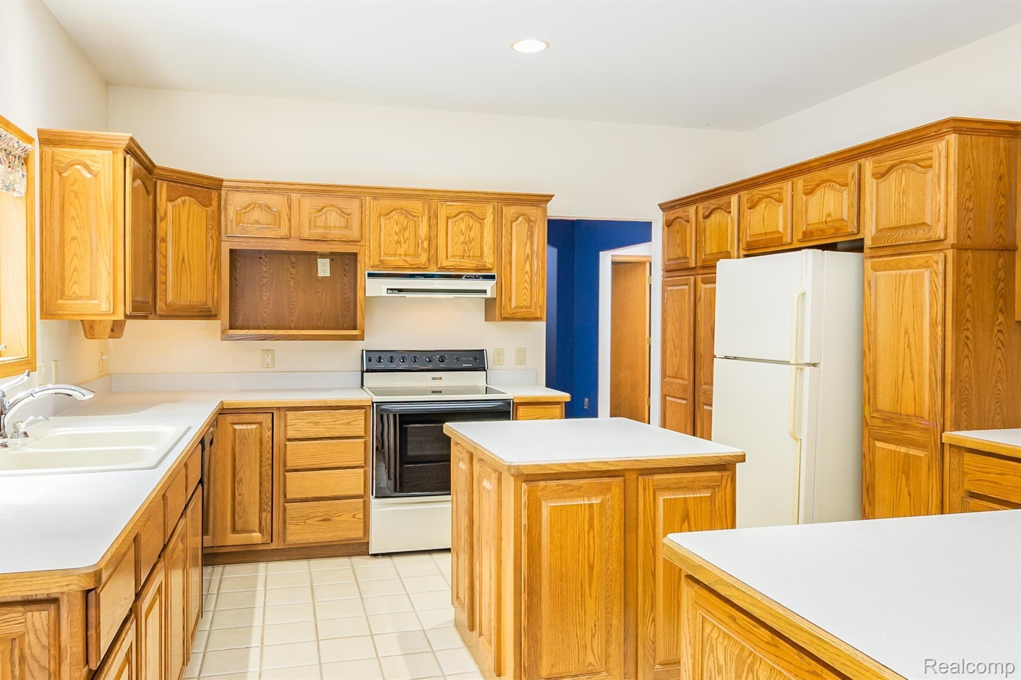 8090 Lee Road Brighton, MI 48116 - Photo 8 of 46 107 (3).jpg