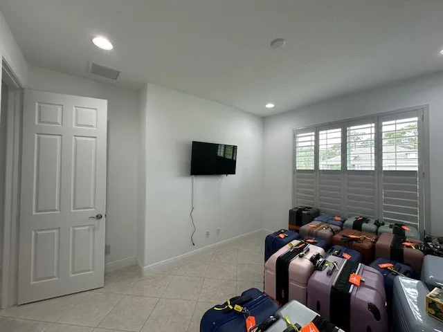 $3,600 | 8330 Summer Lake Drive Southwest, Vero Beach, FL 32967