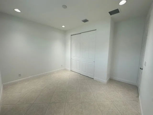 $3,600 | 8330 Summer Lake Drive Southwest, Vero Beach, FL 32967