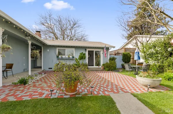 $1,000,000 | 19295 Junipero Serra Drive, Sonoma, CA 95476
