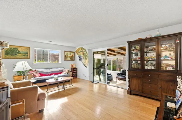$1,000,000 | 19295 Junipero Serra Drive, Sonoma, CA 95476