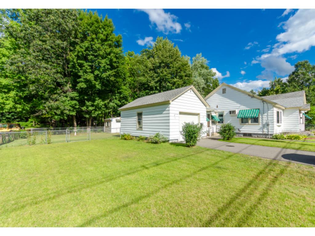32 Library Street Hudson, NH 03051 - Photo 2 of 28