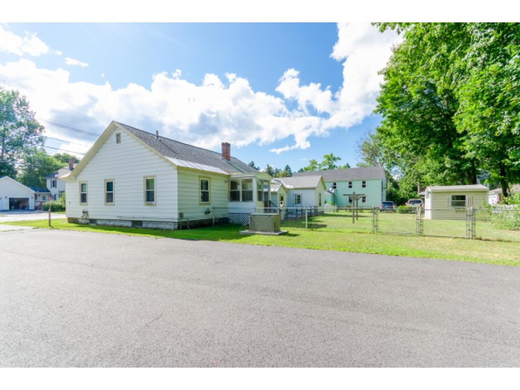 32 Library Street Hudson, NH 03051 - Photo 4 of 28
