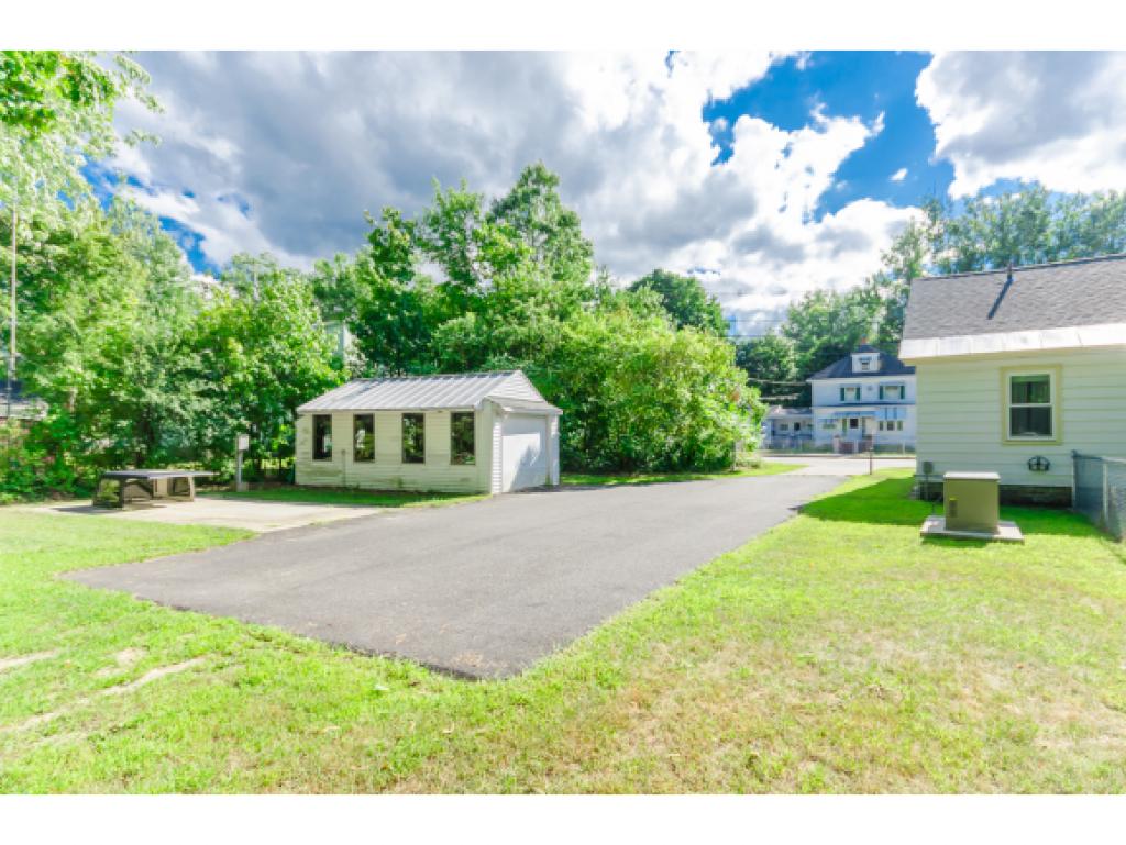 32 Library Street Hudson, NH 03051 - Photo 5 of 28