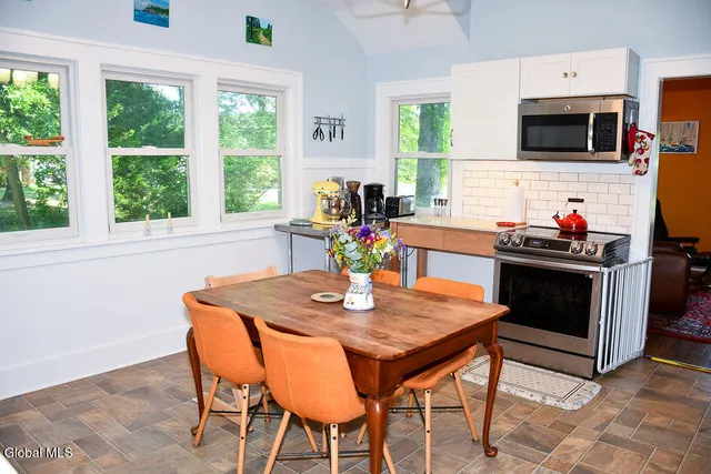 $350,000 | 121 Cherry Avenue, Bethlehem, NY 12054