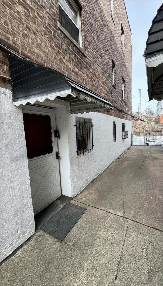 1718 Williamsbridge Road Bronx, NY 10461 - Photo 34 of 39