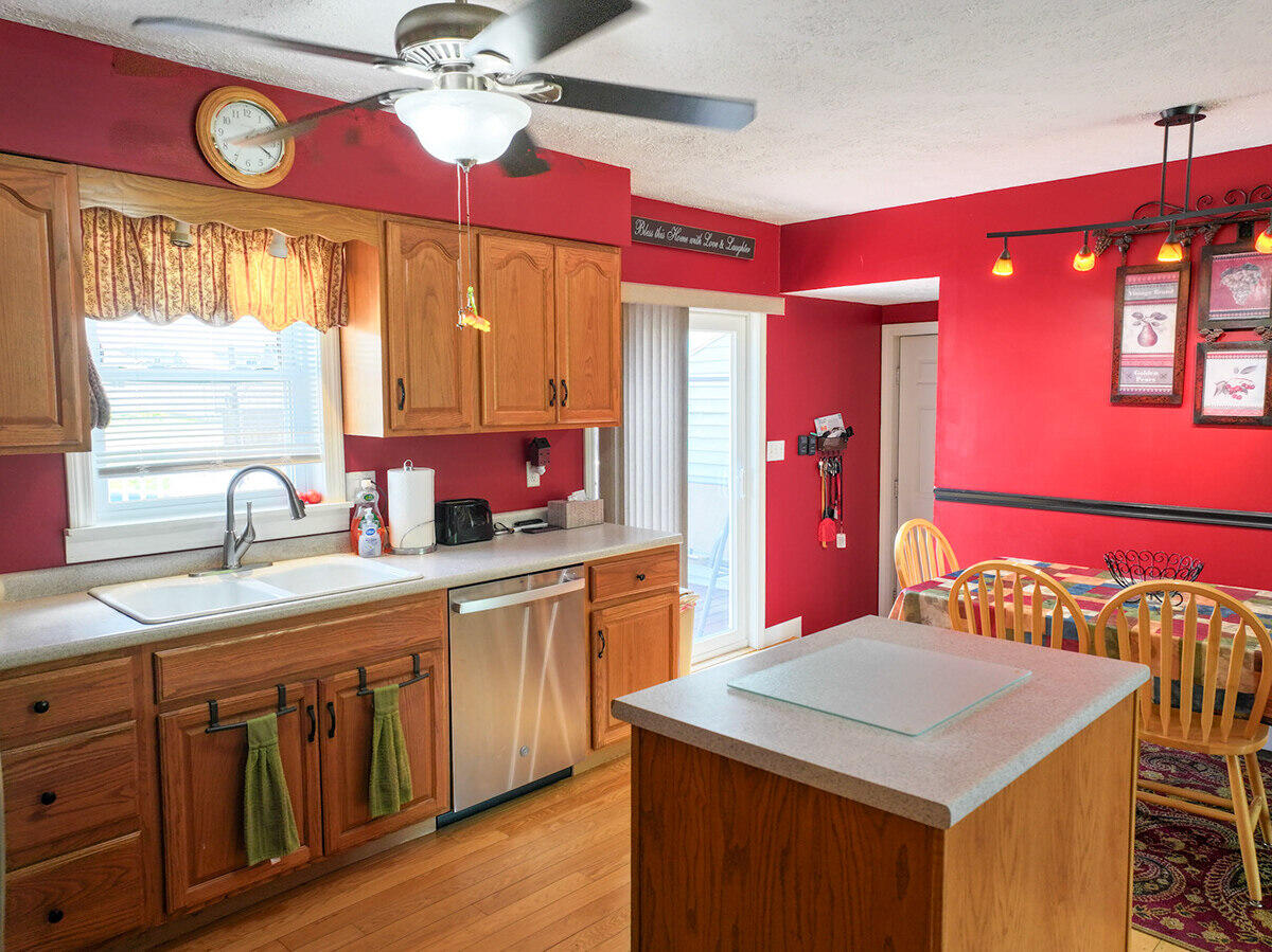 15 Kevin Street Lewiston, ME 04240 - Photo 7 of 43 Kitchen